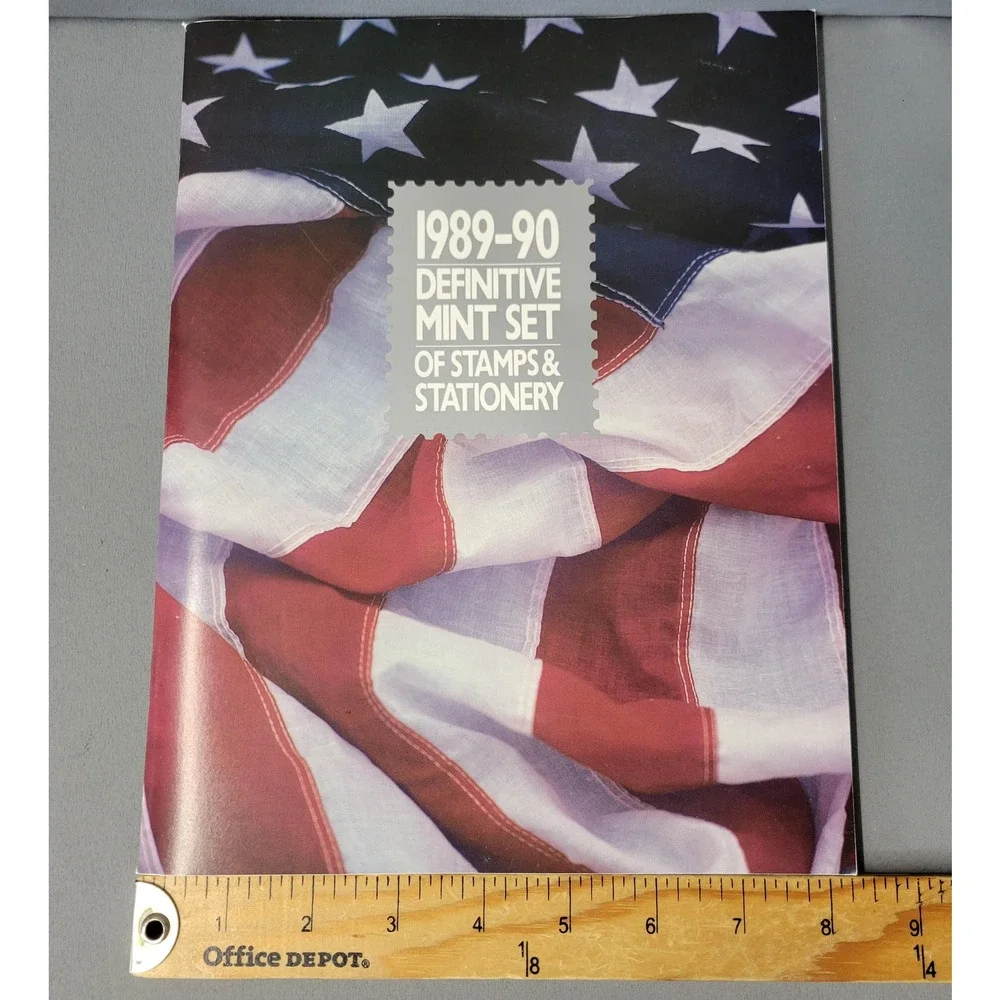 Vintage 1989-90 Definitive Mint‎ Set Stamps Stationery USPS Book Patriotic USA